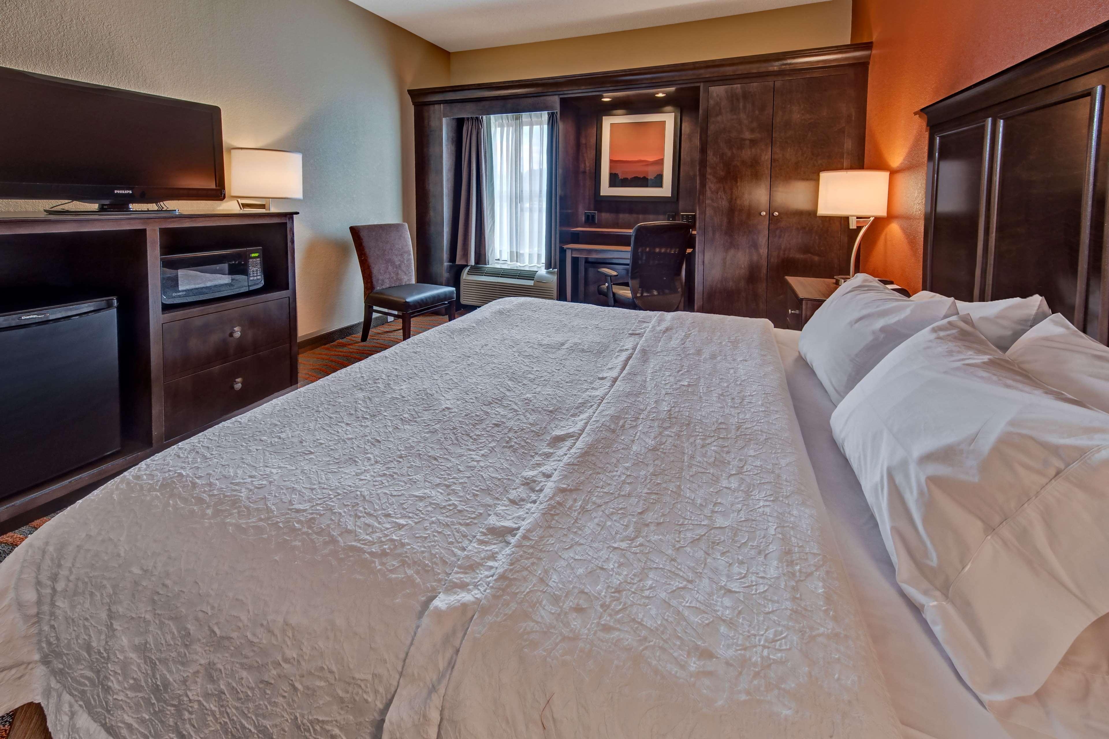 Hampton Inn By Hilton Clarksville Екстериор снимка