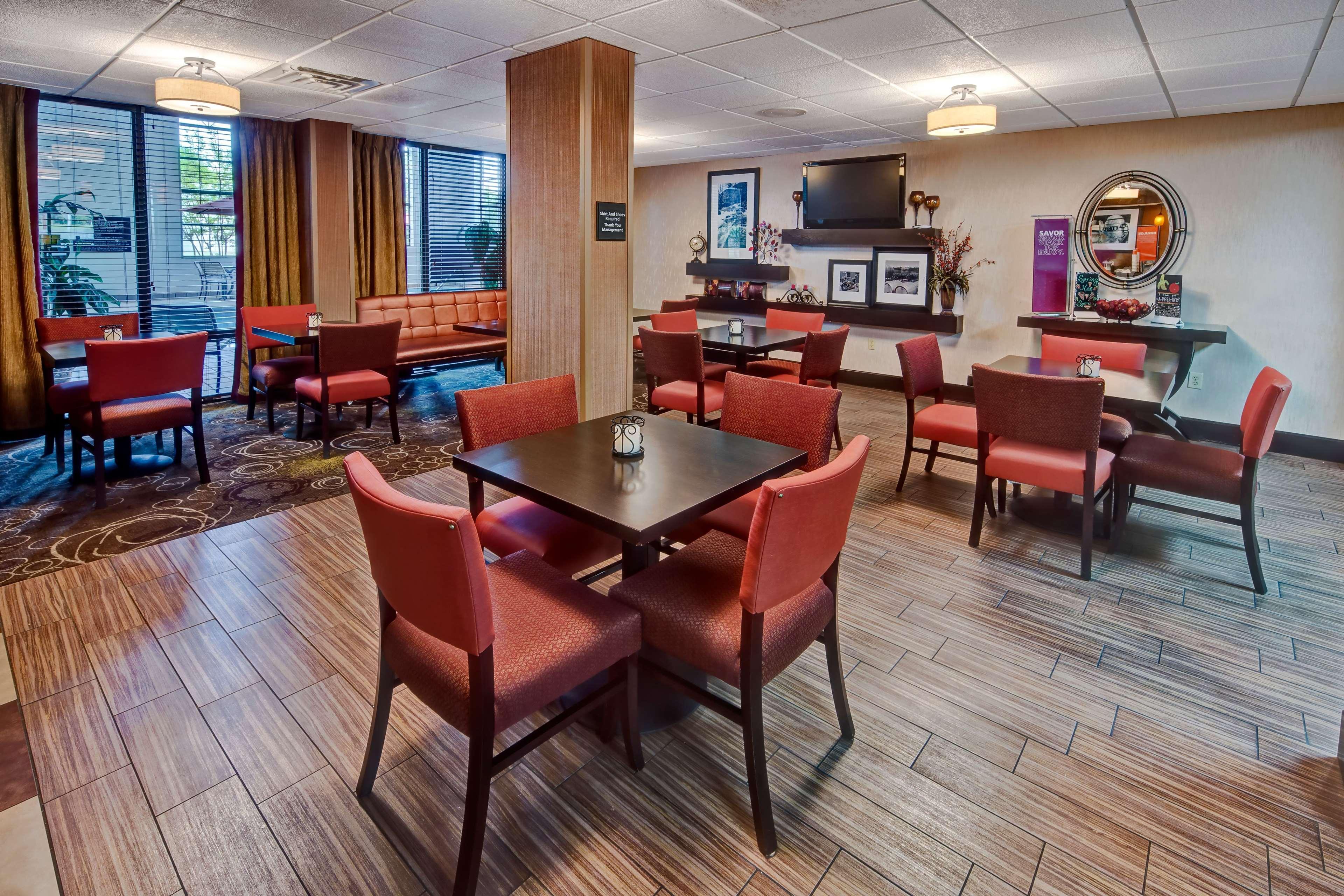 Hampton Inn By Hilton Clarksville Екстериор снимка
