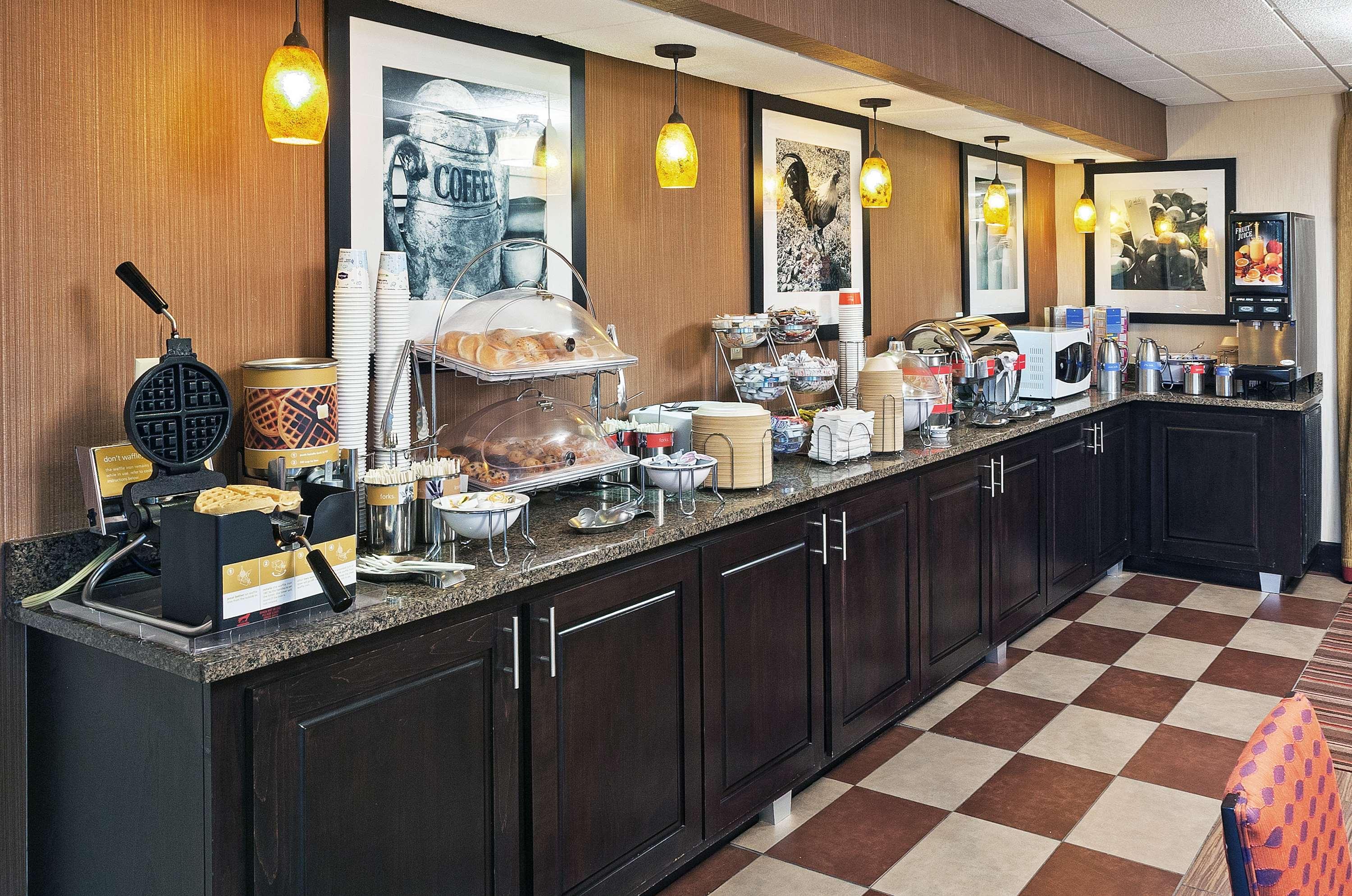 Hampton Inn By Hilton Clarksville Екстериор снимка